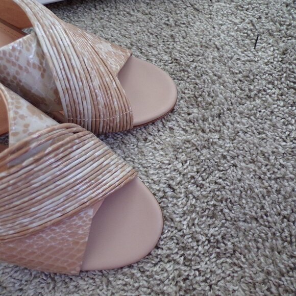 NIB AGL ITALIAN pink and white sandals 39 - Picture 8 of 11